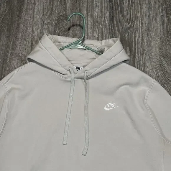 Nike Sportswear Club Fleece Pullover Hoodie Mens Medium Light Bone BV2654-072 - Picture 2 of 9